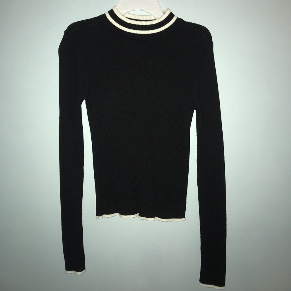 Black crop top